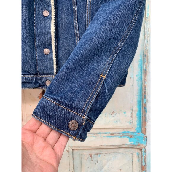Levi's Blue Jean Jacket with White Sherpa Lining - Picture 4 of 12